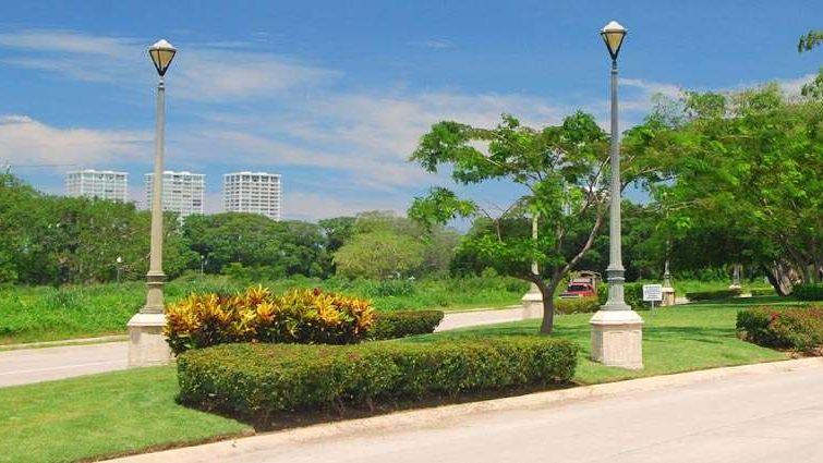 Get to Know the Neighborhood:  Versalles & Fluvial